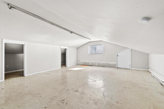 Building Photo - 1106 Oriole Ln