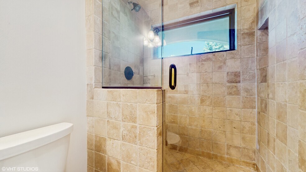 Building Photo - 3311 Deronda Dr