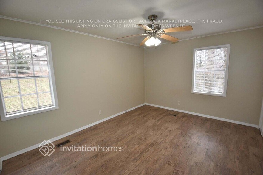 Building Photo - 110 Woodglen Ct