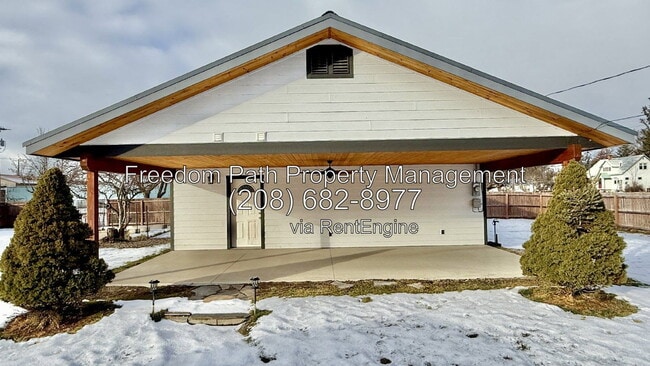 Building Photo - 120 N Main St