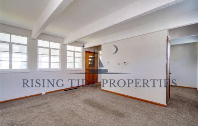 Building Photo - 2500 Marimont Dr