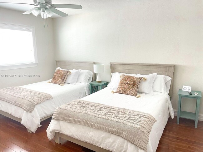 Building Photo - 2932 NE 36th St