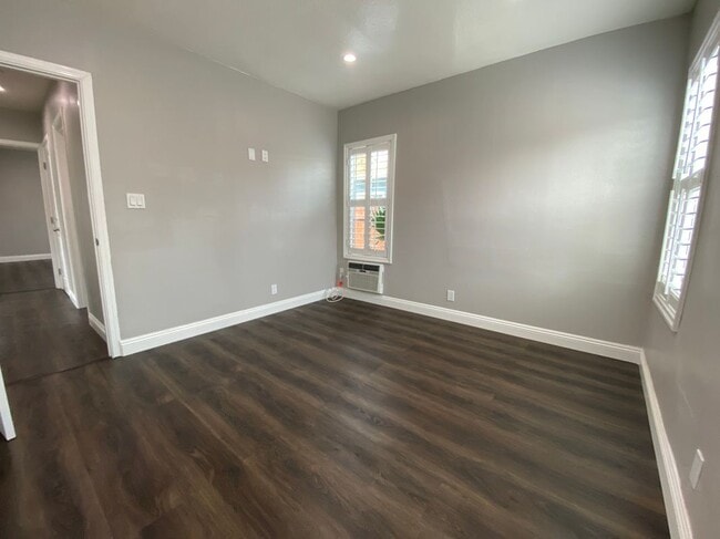Building Photo - 702 N McCadden Pl