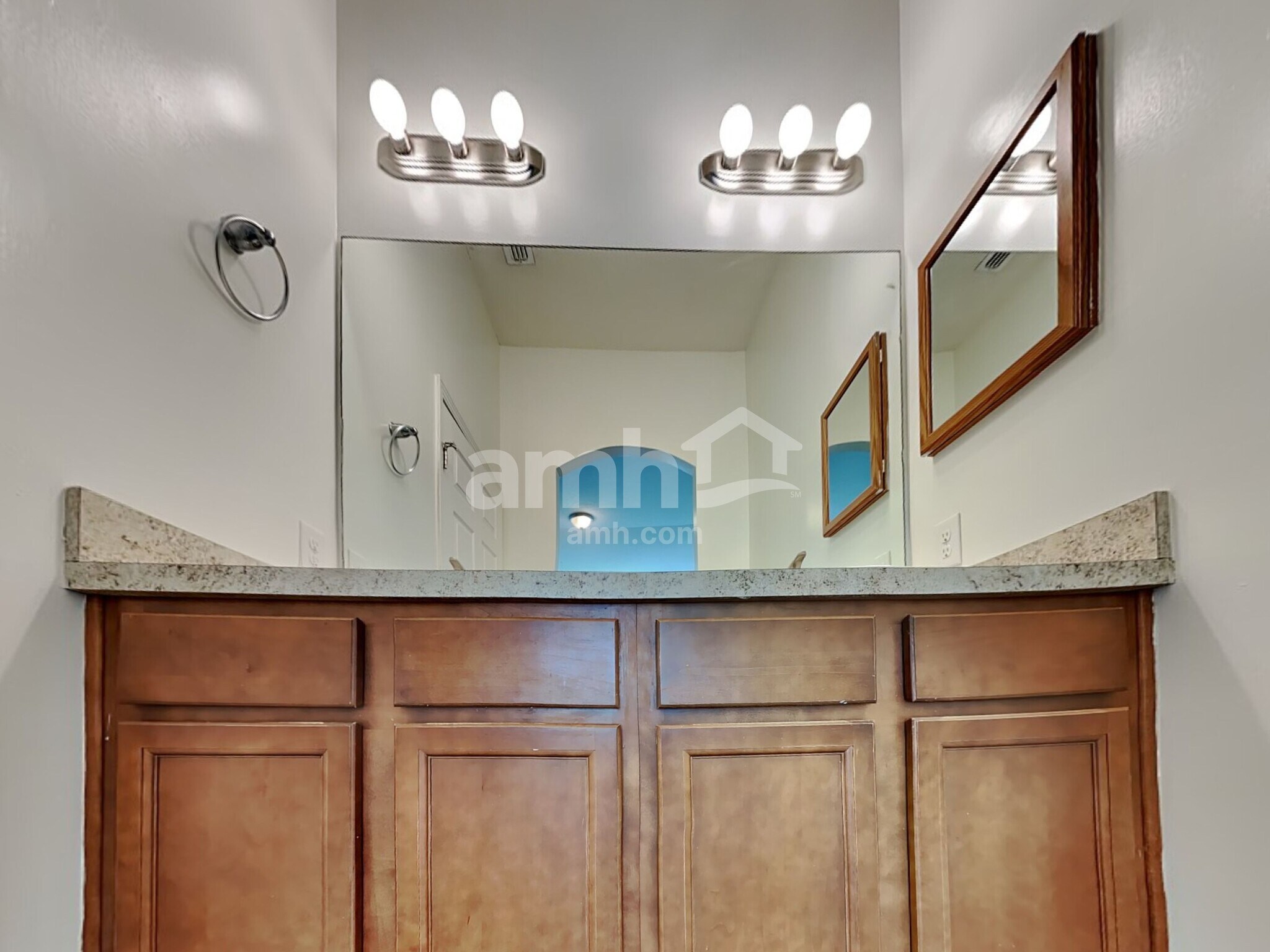 Building Photo - 9168 Mill Grove Dr