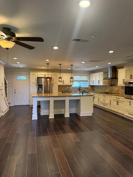 Building Photo - 538 Country Greens Dr