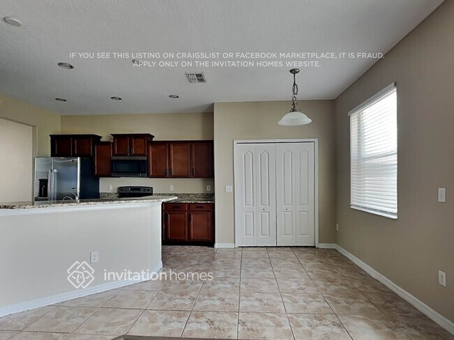 Building Photo - 1812 Oak Pond St