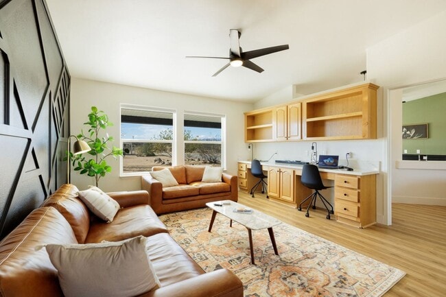 Building Photo - Beautiful 5 Bedroom 4 Bathroom with AMAZING VIEWS!!