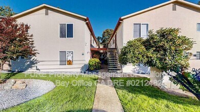 Building Photo - 308 Cooper Ln