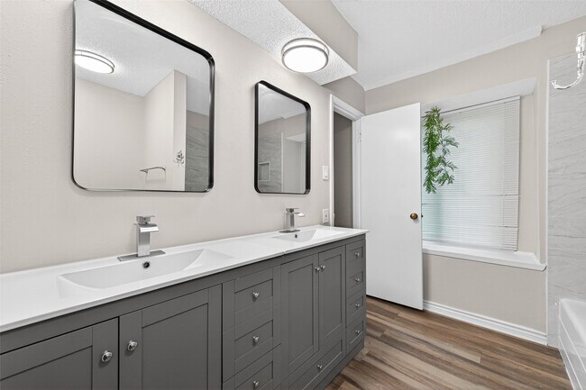 Building Photo - 12307 Gambit Dr