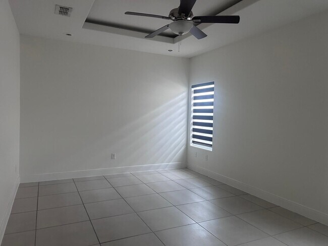 Building Photo - 2811 T.S Eliot Dr