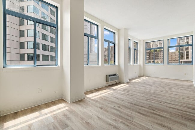 Building Photo - 311 Washington St