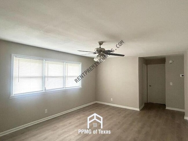 Building Photo - 4616 S 23rd W Ave