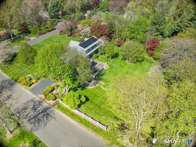 Building Photo - 94 Fennbrook Dr