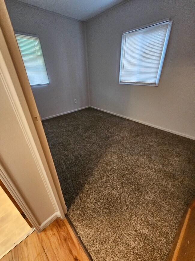 Building Photo - 6725 Wanda Ave