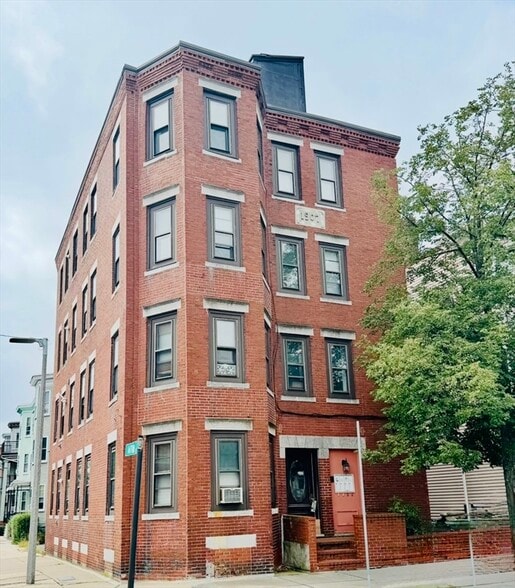 Primary Photo - 39 Ashley St