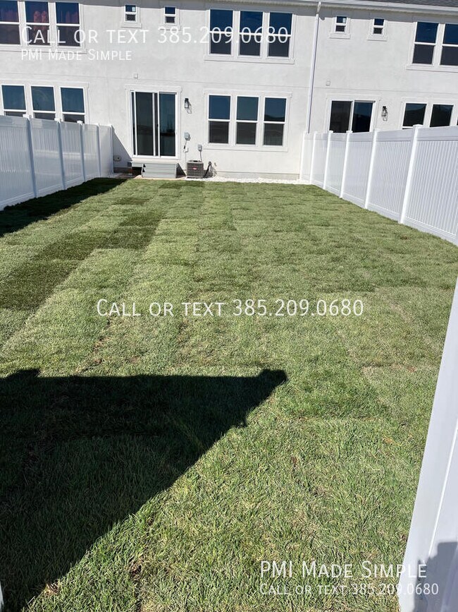 Building Photo - 65 1320