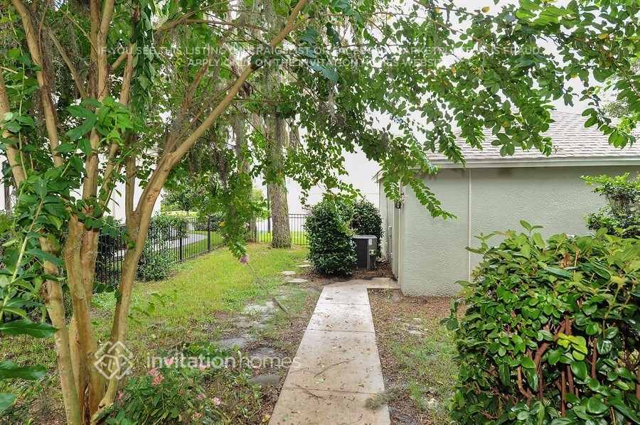 Building Photo - 5901 Grand Loneoak Ln