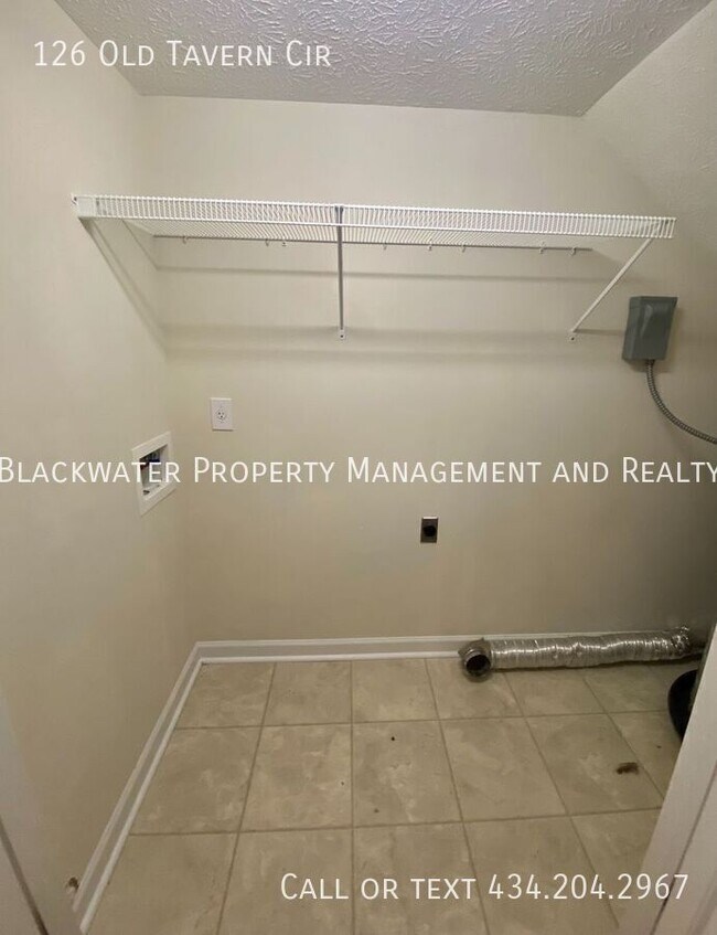 Building Photo - 126 Old Tavern Cir