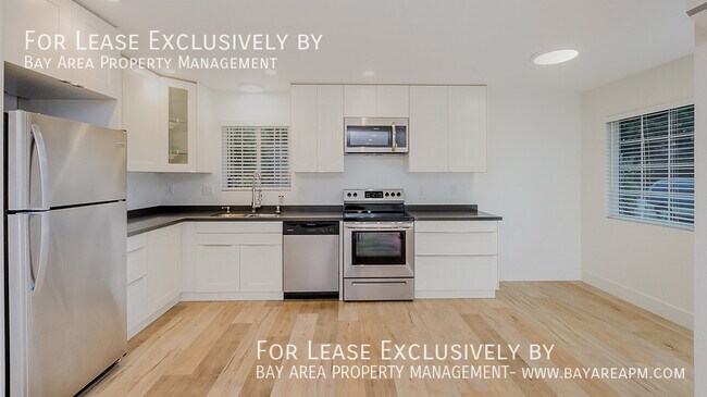 Building Photo - 697 Iris Ave