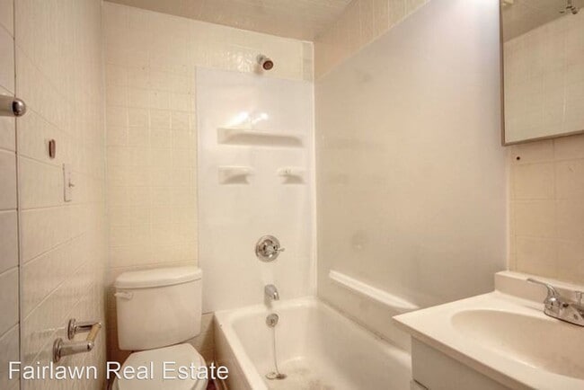 Building Photo - 3 br, 1 bath House - 302 South Grove St.