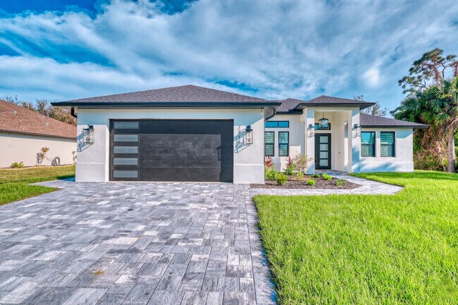 Building Photo - 2215 Amnesty Dr