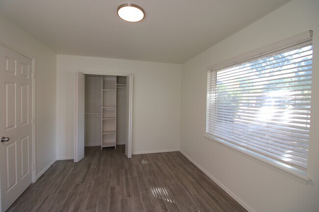 Building Photo - 59 Shirley Ln