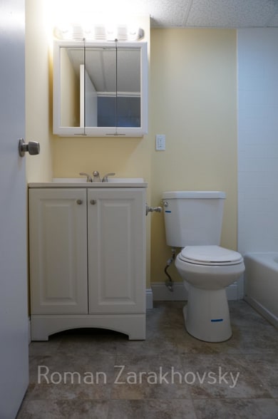 Building Photo - 74 Gardner St