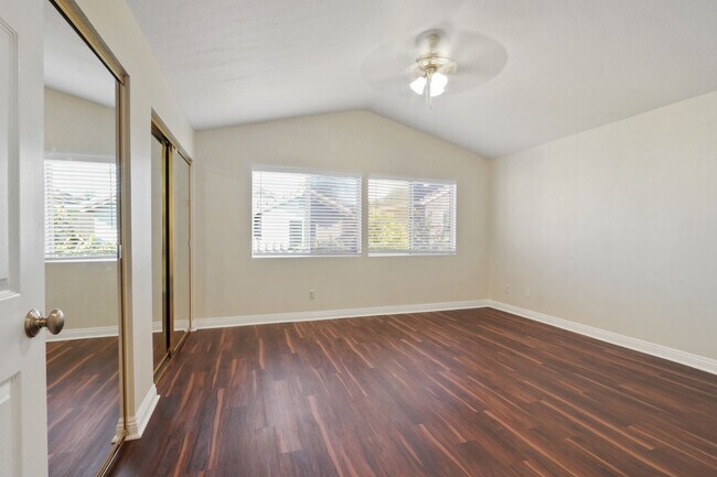 Building Photo - For Rent: Two-Story 3-Bedroom Home in South Corona