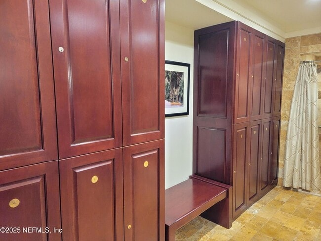 Building Photo - 945 Registry Blvd