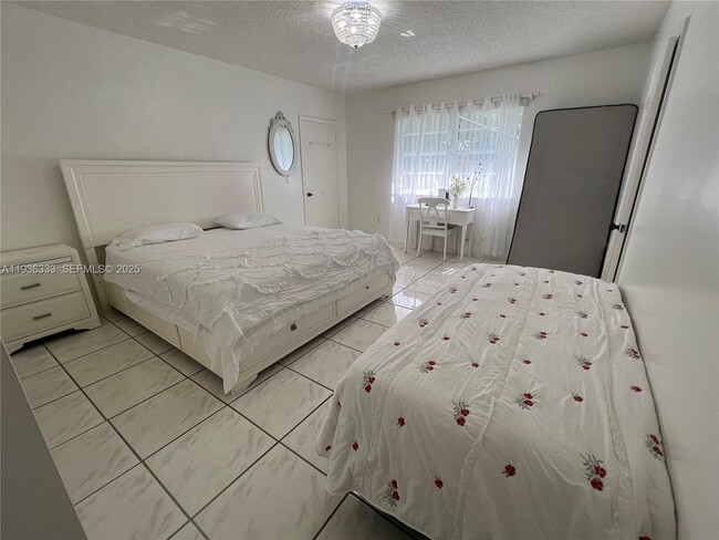 Building Photo - 1351 SW 70th Ave