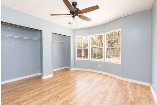 Building Photo - 2BR/2BA with Den Mobile Home on +/-5 Acres