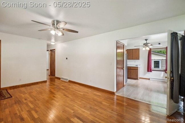 Building Photo - 3005 S Hickory Ridge Rd