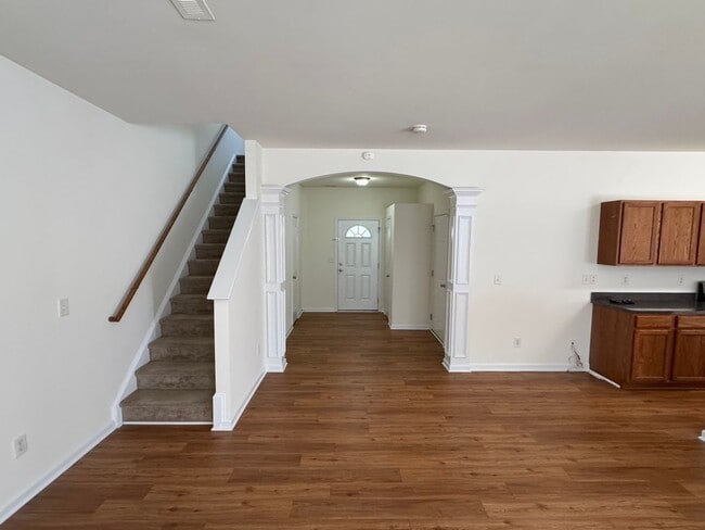 Building Photo - 6644 Sequoia Hills Dr