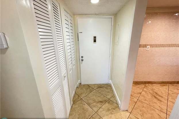 Building Photo - 4354 NW 9th Ave
