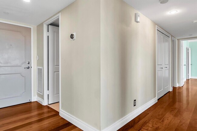 Building Photo - 2500 E Las Olas Blvd