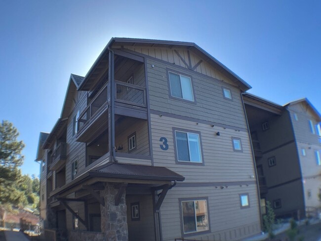 Primary Photo - MOVE IN READY! Top-Floor Condo in the Hear...