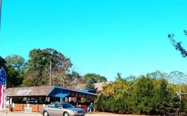 Building Photo - 3670 Rocky Point Rd