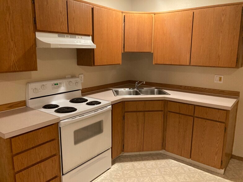 Building Photo - 104 Mill St