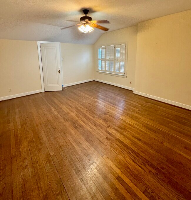 Building Photo - 3209 Mockingbird Ln