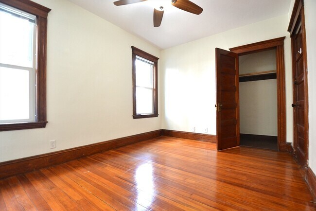 Building Photo - 82 Montebello Rd