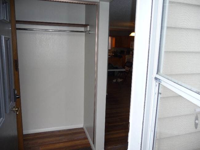 Building Photo - 1303 Mountain View St