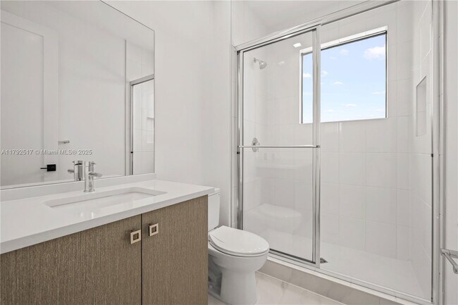 Building Photo - 12865 Wingspan Ct