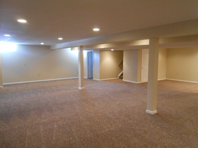 Building Photo - 8947 Creek View St