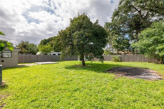 Building Photo - 1447 NW 101st St