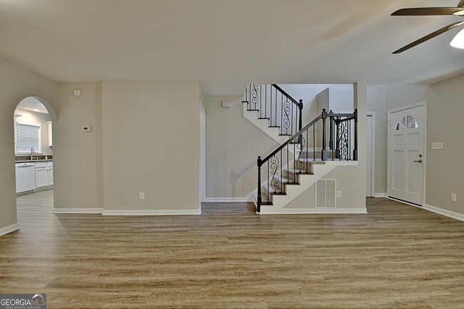 Building Photo - 338 Summer Pl