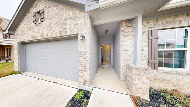 Building Photo - 7331 Parkview Dr