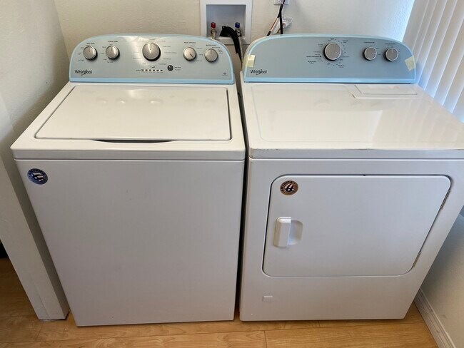 Building Photo - 10516 Jardine Ave