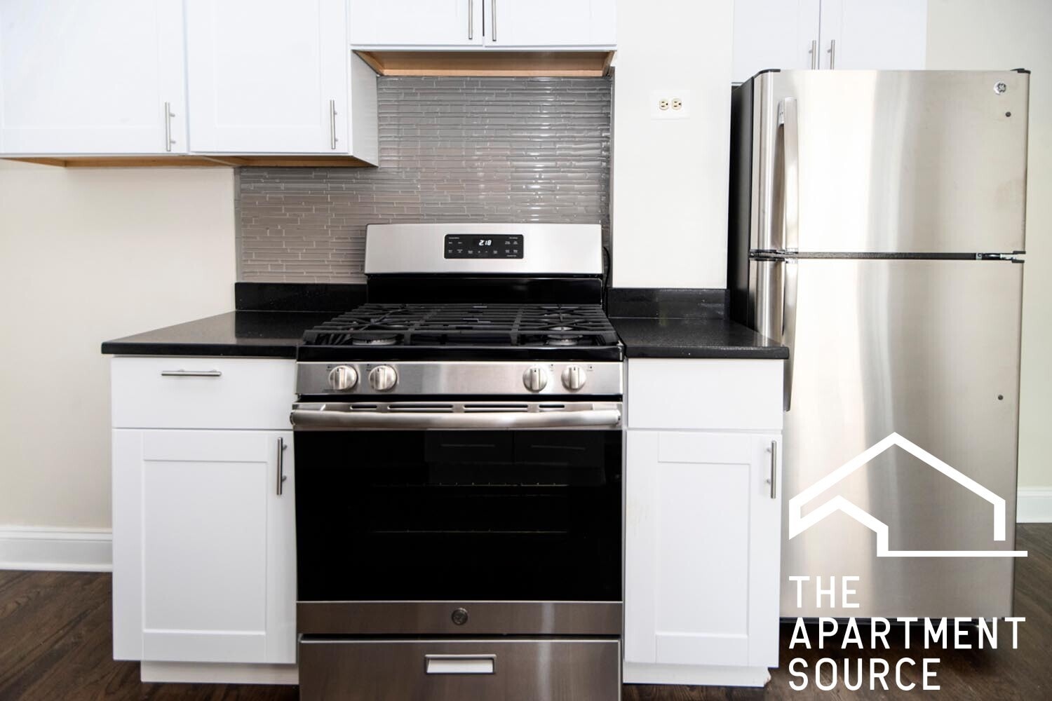 Building Photo - 3855 N Greenview Ave