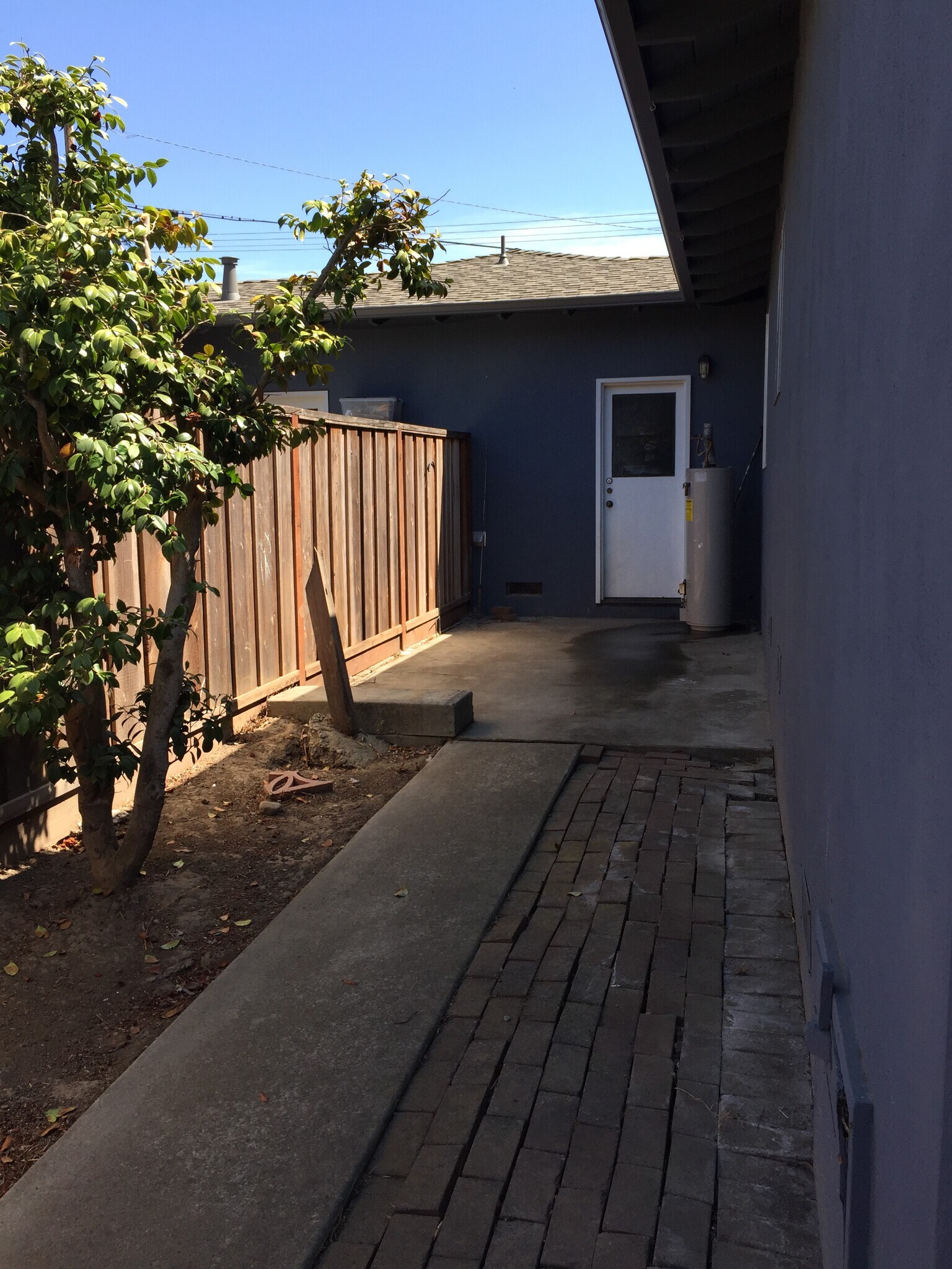 Building Photo - 2499 Capitola Ave