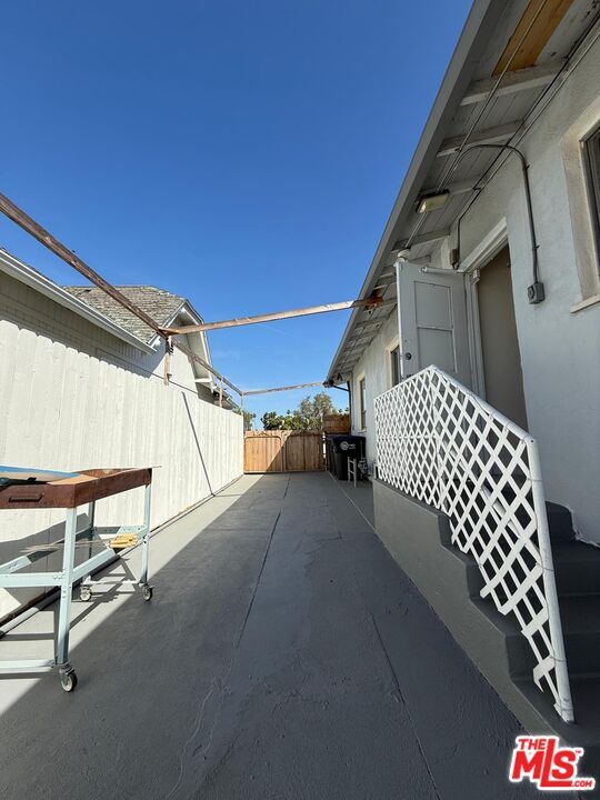 Building Photo - 1116 Irving Ave